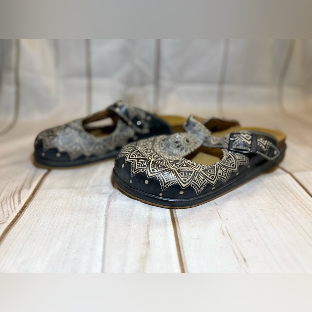 Stylish Black Clog with Intricate Design